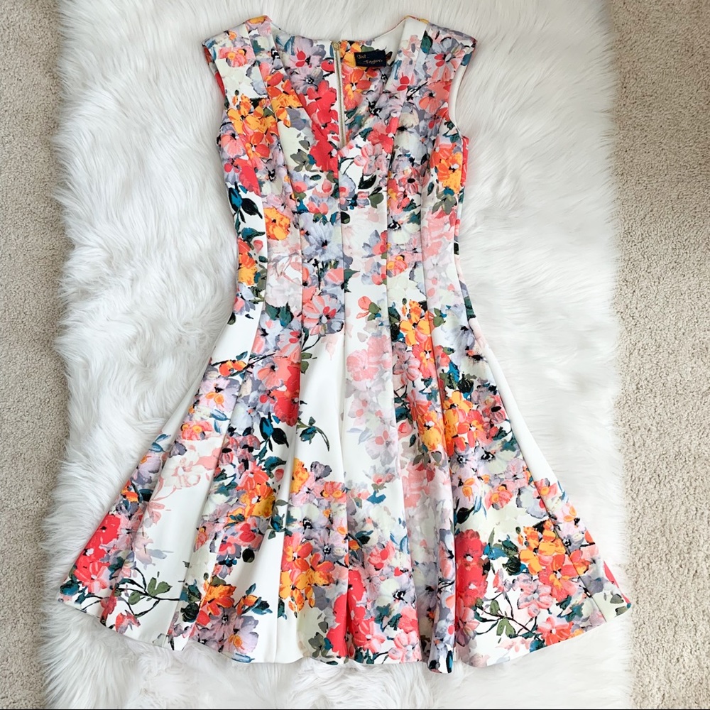 Just... Taylor Floral Dress